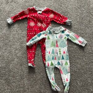 Honest Co sleepers size 6-9 months